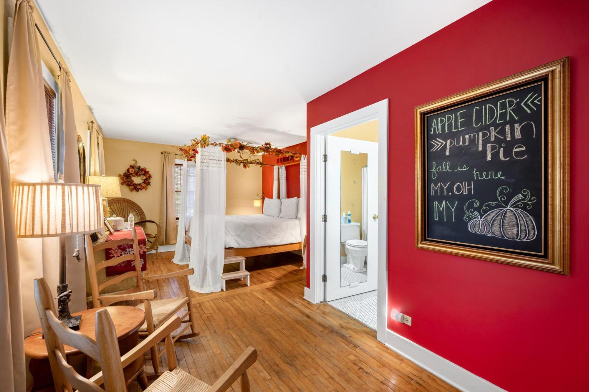 Standard Queen Room